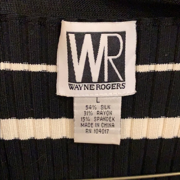 A striped top - Picture 3 of 3